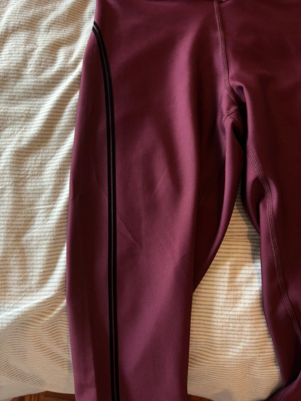 Alo Yoga Airlift Line Up Set XS  Burgundy Activewear Set - Picture 3 of 6